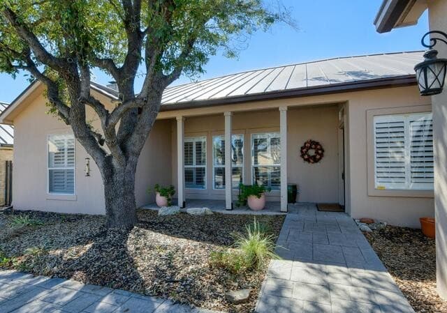 3-bedroom rental at 10 Bryanston in San Antonio, TX — photo 2
