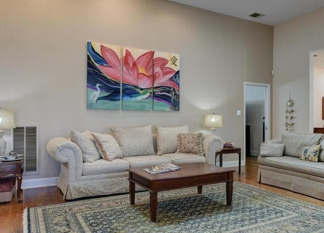 3-bedroom rental at 10 Bryanston in San Antonio, TX — photo 4