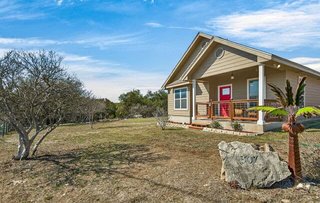 3-bedroom rental at 307 Palm in Spring Branch, TX — photo 1