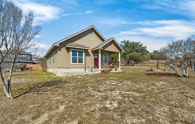 3-bedroom rental at 307 Palm in Spring Branch, TX — photo 4