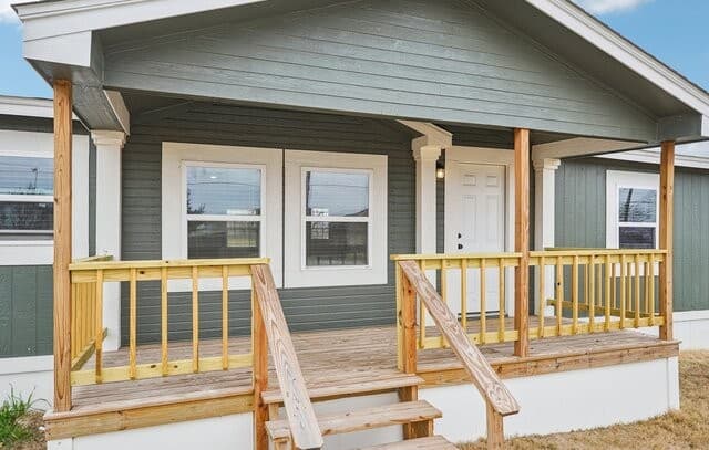 Home for sale at 101 Natchez in Poth, TX — photo 4