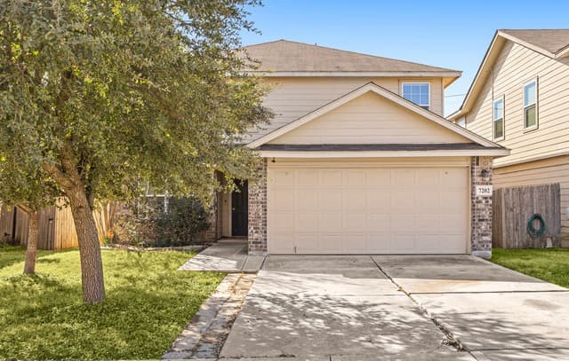 5-bedroom rental at 7202 Galaxy Brk in San Antonio, TX — photo 2