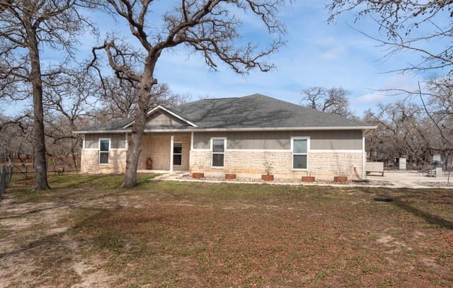 3-bedroom rental at 187 Champions in La Vernia, TX — photo 1
