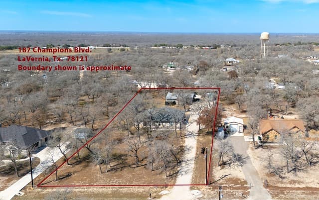 3-bedroom rental at 187 Champions in La Vernia, TX — photo 3