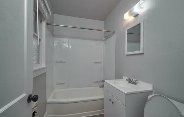 rental at 218 Claremont in San Antonio, TX — photo 2