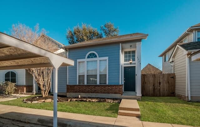 2-bedroom rental at 7714 Crown Ledge in San Antonio, TX — photo 3