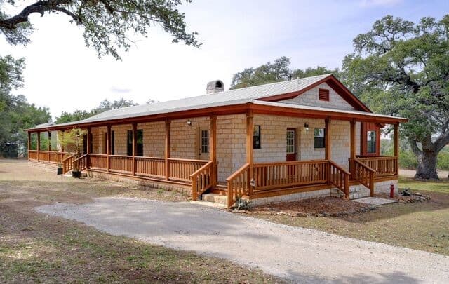 3-bedroom rental at 6573 Ranch Road 165 in Blanco, TX — photo 1
