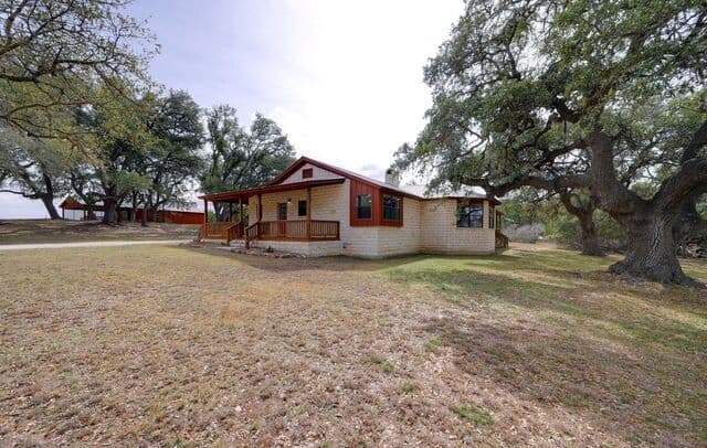 3-bedroom rental at 6573 Ranch Road 165 in Blanco, TX — photo 3
