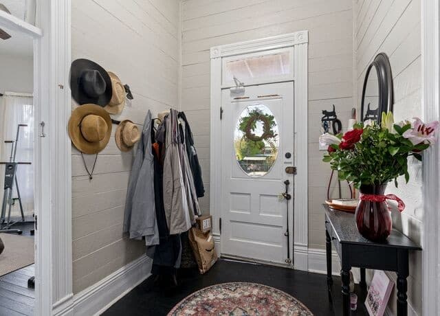 3-bedroom rental at 412 Dallas Street in San Antonio, TX — photo 4