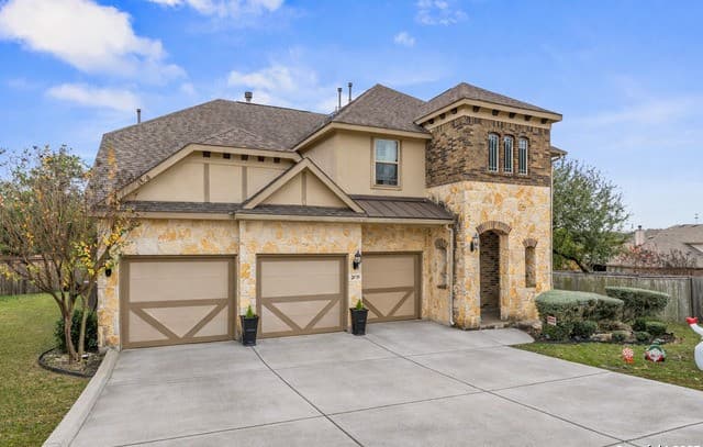 4-bedroom rental at 28719 Howards Bull in Boerne, TX — photo 3