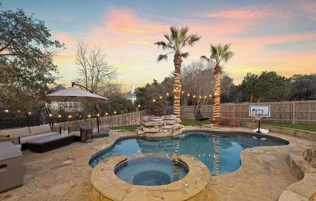 4-bedroom rental at 3230 Roan Way in San Antonio, TX — photo 1