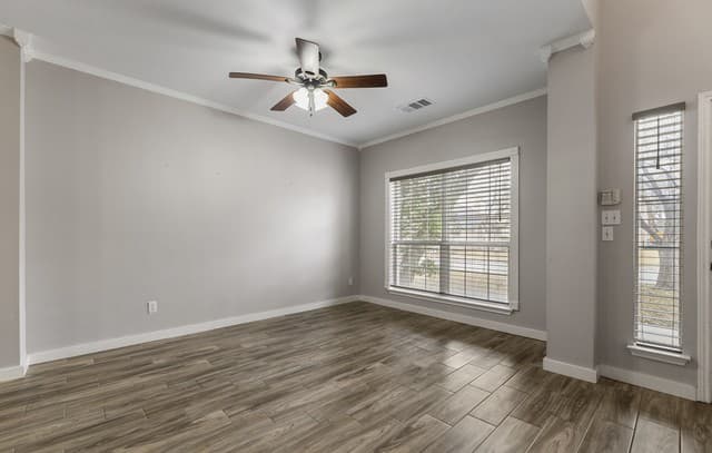 3-bedroom rental at 15042 Stonetower in San Antonio, TX — photo 4