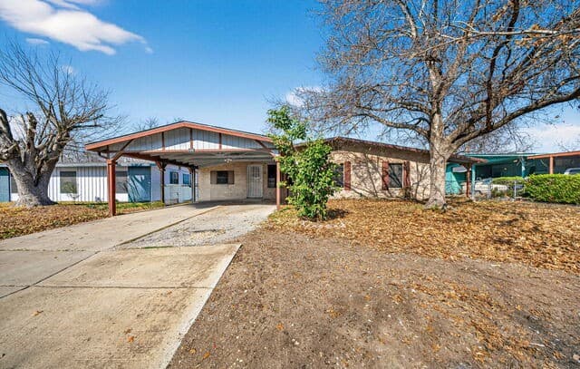 3-bedroom rental at 155 Seacomber Pl in San Antonio, TX — photo 1