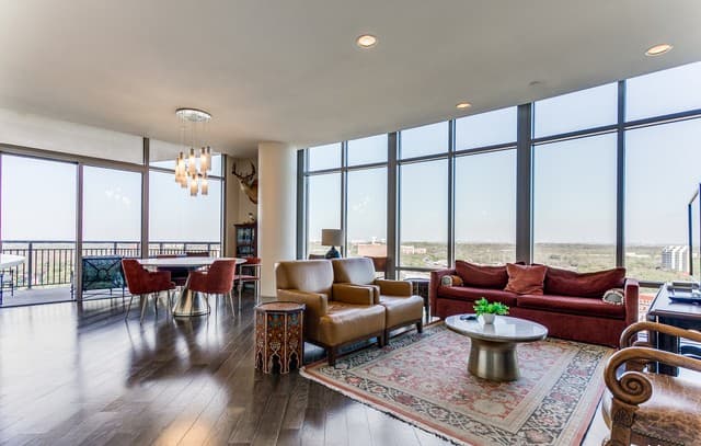 2-bedroom rental at 4242 Broadway Unit 1204 in San Antonio, TX — photo 1