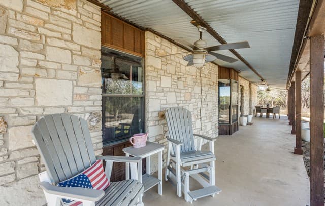 3-bedroom rental at 3045 Rimrock in Spring Branch, TX — photo 2