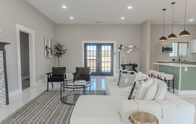 4-bedroom rental at 185 E Medium Meadow in Lytle, TX — photo 1