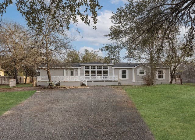 3-bedroom rental at 3938 Cannon Wood in Elmendorf, TX — photo 2