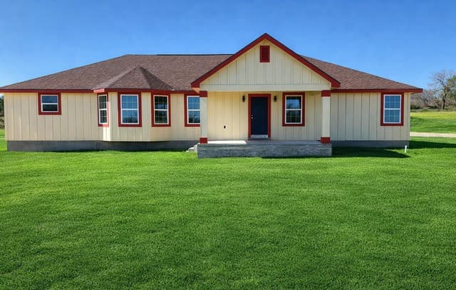 3-bedroom rental at 618 Cr 124 in Floresville, TX — photo 1