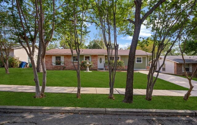 2-bedroom rental at 1714 Corita St in San Antonio, TX — photo 1
