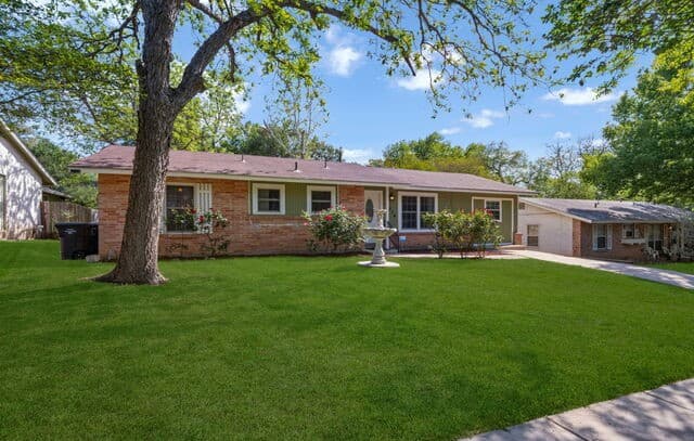 2-bedroom rental at 1714 Corita St in San Antonio, TX — photo 4