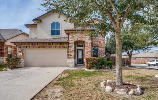 5-bedroom rental at 333 Atalaya in Cibolo, TX — photo 1