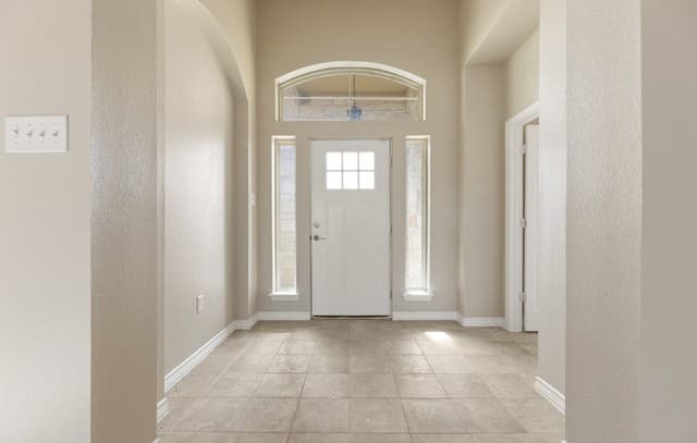 4-bedroom rental at 200 Lakeview Cir in La Vernia, TX — photo 4