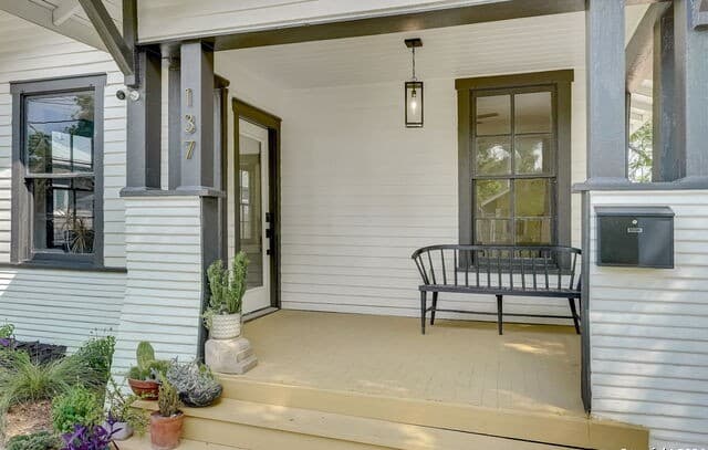 2-bedroom rental at 137 Panama Ave in San Antonio, TX — photo 3