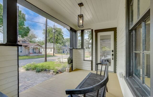 2-bedroom rental at 137 Panama Ave in San Antonio, TX — photo 4