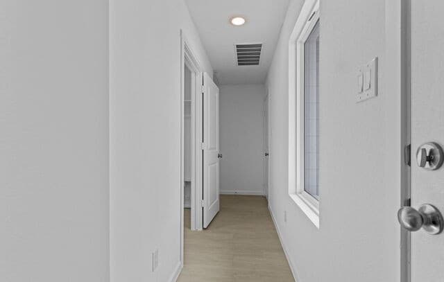 3-bedroom rental at 14907 Warwick Shire in San Antonio, TX — photo 2