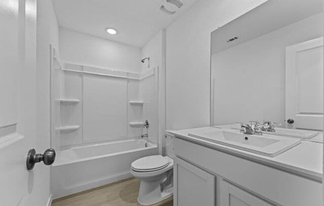 3-bedroom rental at 14907 Warwick Shire in San Antonio, TX — photo 5
