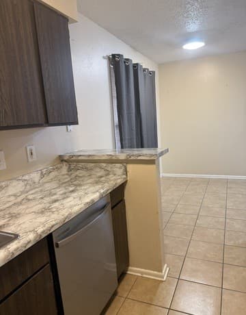 1-bedroom rental at 923 Vance Jackson Unit 1301 in San Antonio, TX — photo 5