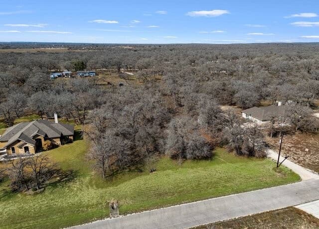 4-bedroom rental at 201 Sendera Crossing in La Vernia, TX — photo 5