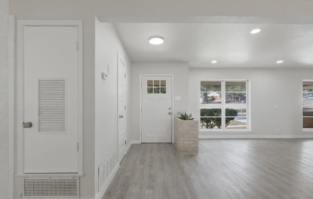 4-bedroom rental at 8702 Dudley in San Antonio, TX — photo 3