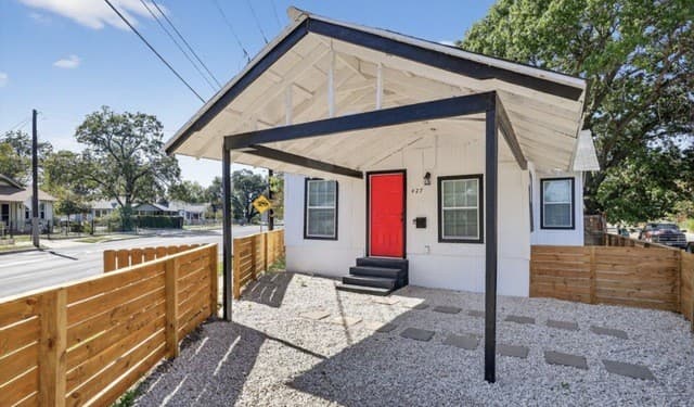 2-bedroom rental at 427 Floyd in San Antonio, TX — photo 1