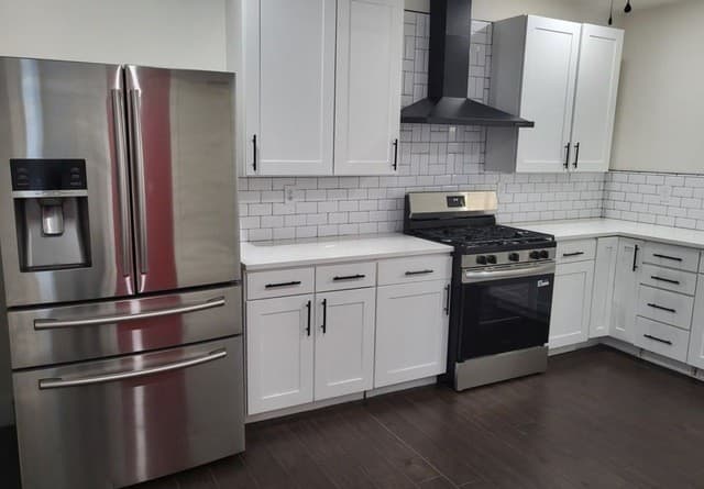 2-bedroom rental at 427 Floyd in San Antonio, TX — photo 2