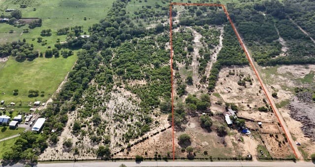 rental at 3285 Pittman Rd in St Hedwig, TX — photo 3