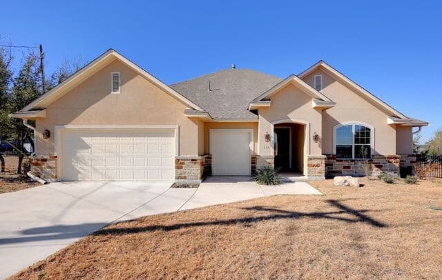 3-bedroom rental at 116 S Jerry Grey in Blanco, TX — photo 1