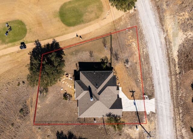 3-bedroom rental at 116 S Jerry Grey in Blanco, TX — photo 2