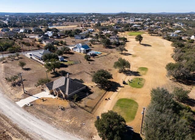 3-bedroom rental at 116 S Jerry Grey in Blanco, TX — photo 3