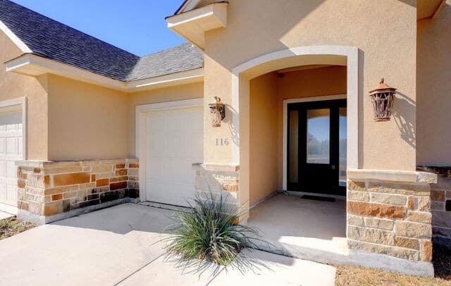 3-bedroom rental at 116 S Jerry Grey in Blanco, TX — photo 4