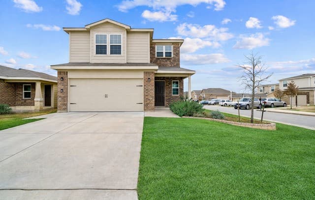 4-bedroom rental at 12042 Silver Light in San Antonio, TX — photo 1