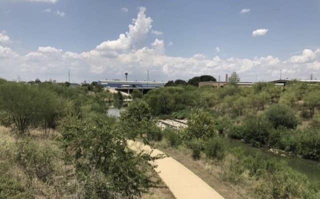 rental at 103 W Mitchell in San Antonio, TX — photo 3