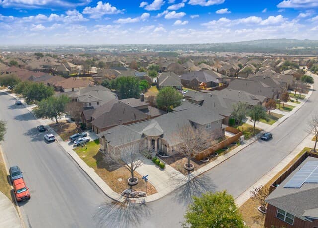 4-bedroom rental at 12230 Old Stillwater in San Antonio, TX — photo 2
