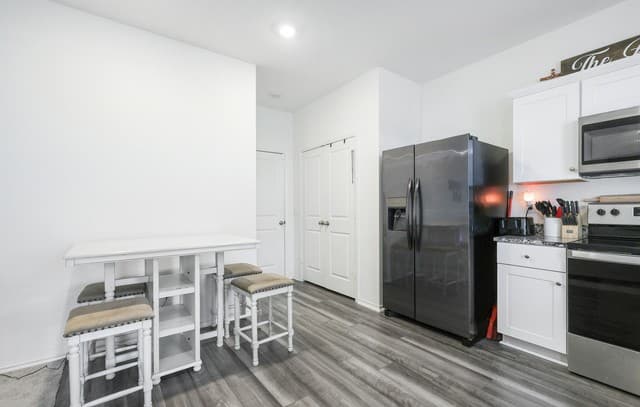 3-bedroom rental at 5314 Hickory in San Antonio, TX — photo 5