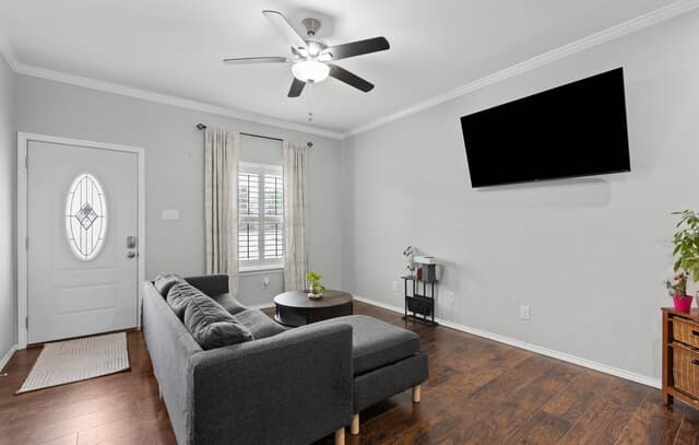 2-bedroom rental at 441 Cimarron in Spring Branch, TX — photo 4