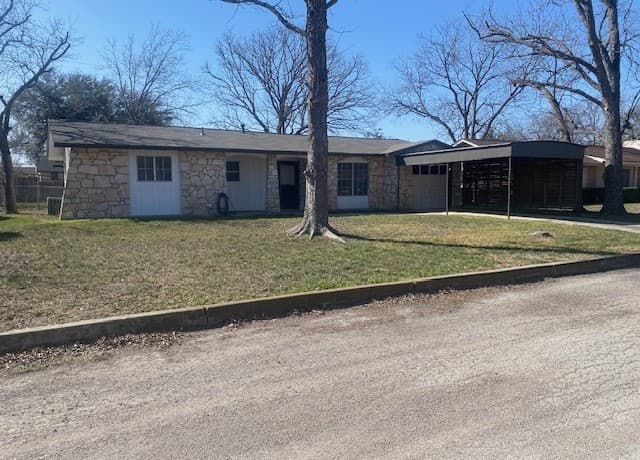 3-bedroom rental at 5406 Sir Robert in Kirby, TX — photo 2