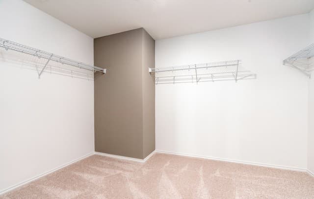 4-bedroom rental at 8239 Smithers Ave in San Antonio, TX — photo 2