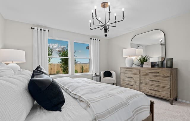 4-bedroom rental at 8239 Smithers Ave in San Antonio, TX — photo 3