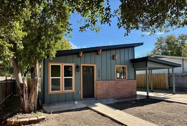 3-bedroom rental at 1014 Onslow in San Antonio, TX — photo 1