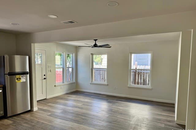 3-bedroom rental at 1014 Onslow in San Antonio, TX — photo 3